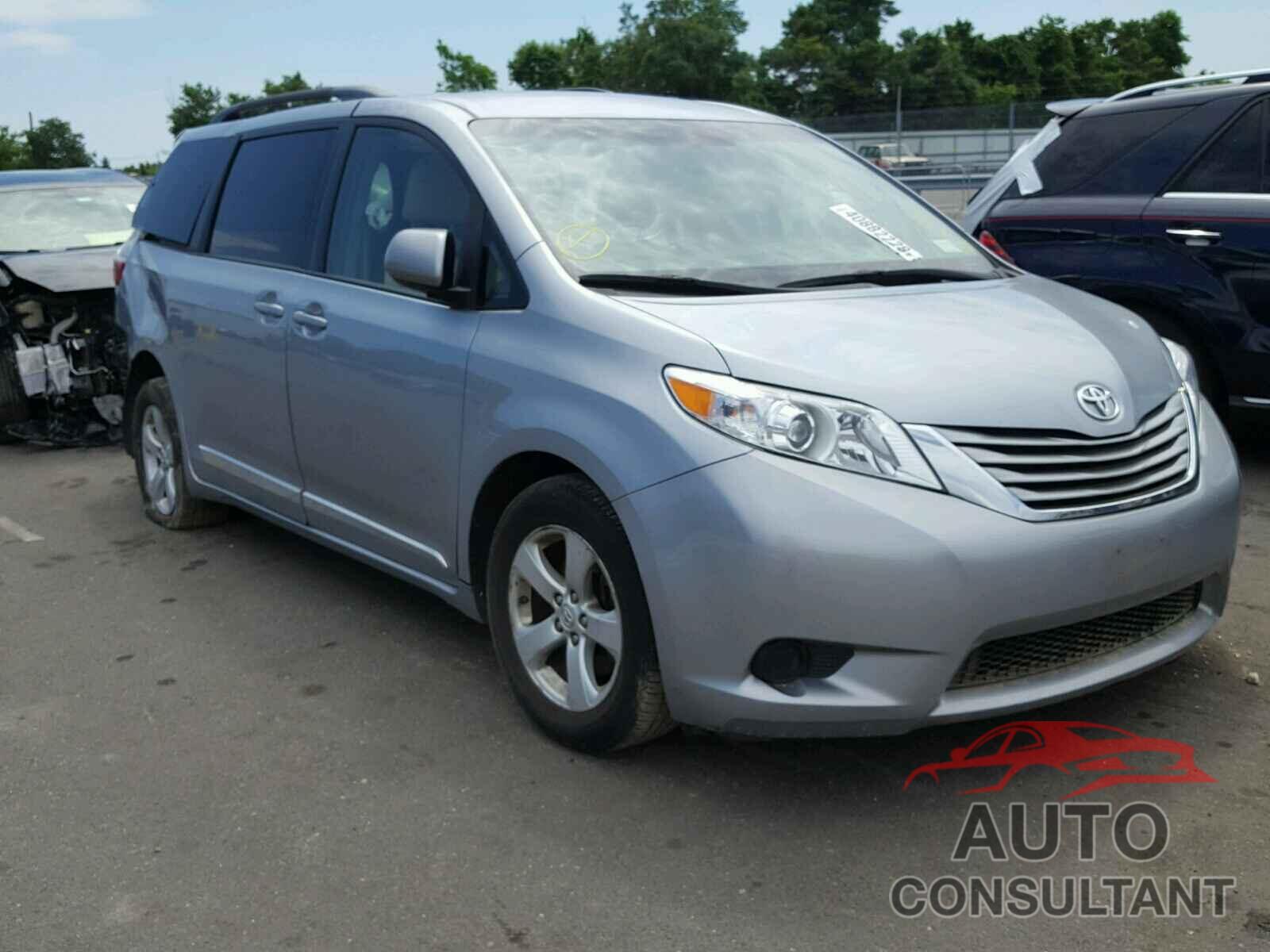 TOYOTA SIENNA LE 2015 - 5TDKK3DC4FS533788