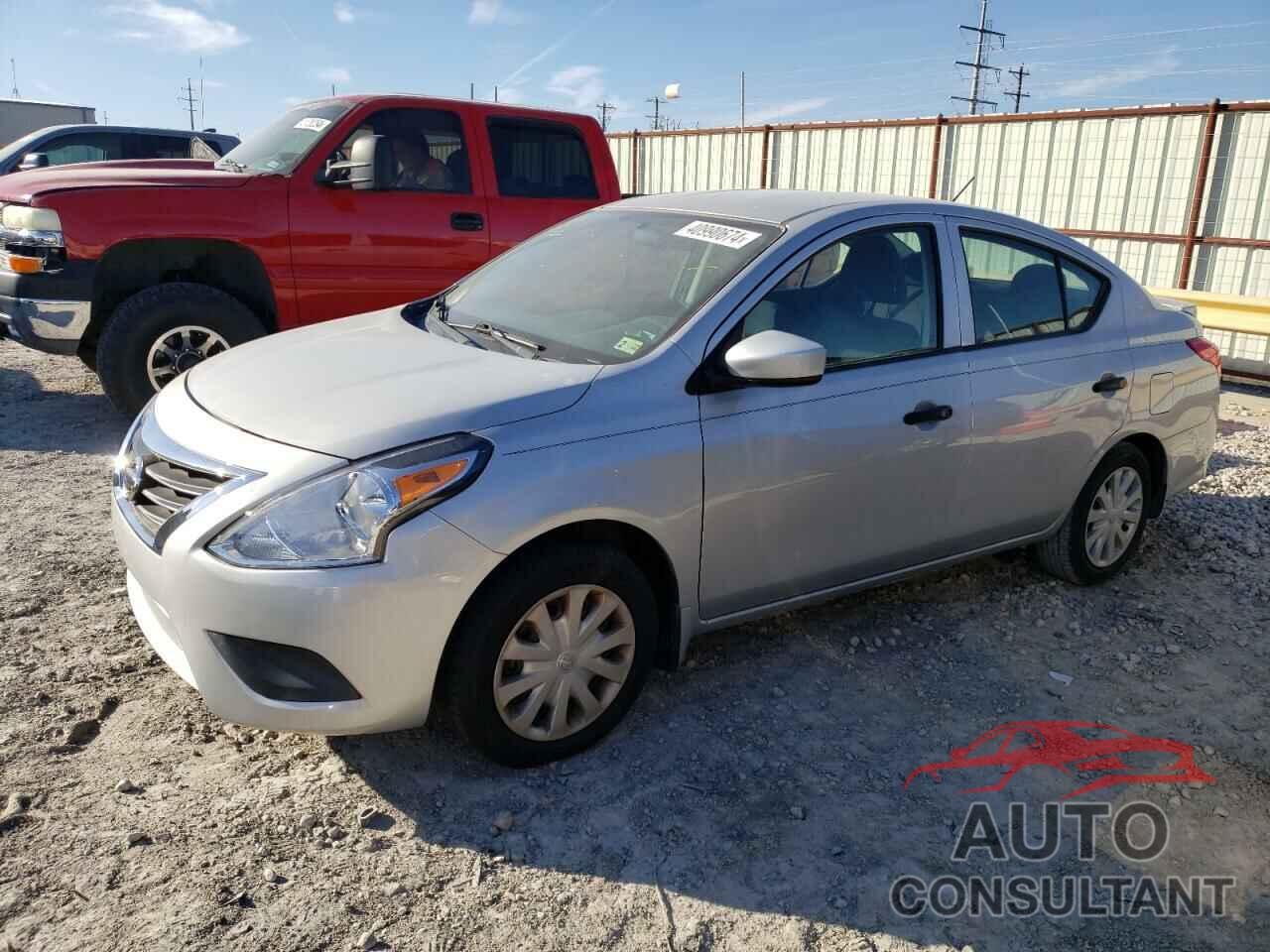 NISSAN VERSA 2018 - 3N1CN7AP8JL841445