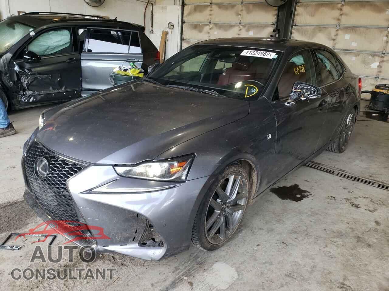 LEXUS IS 2018 - JTHC81D20J5030836