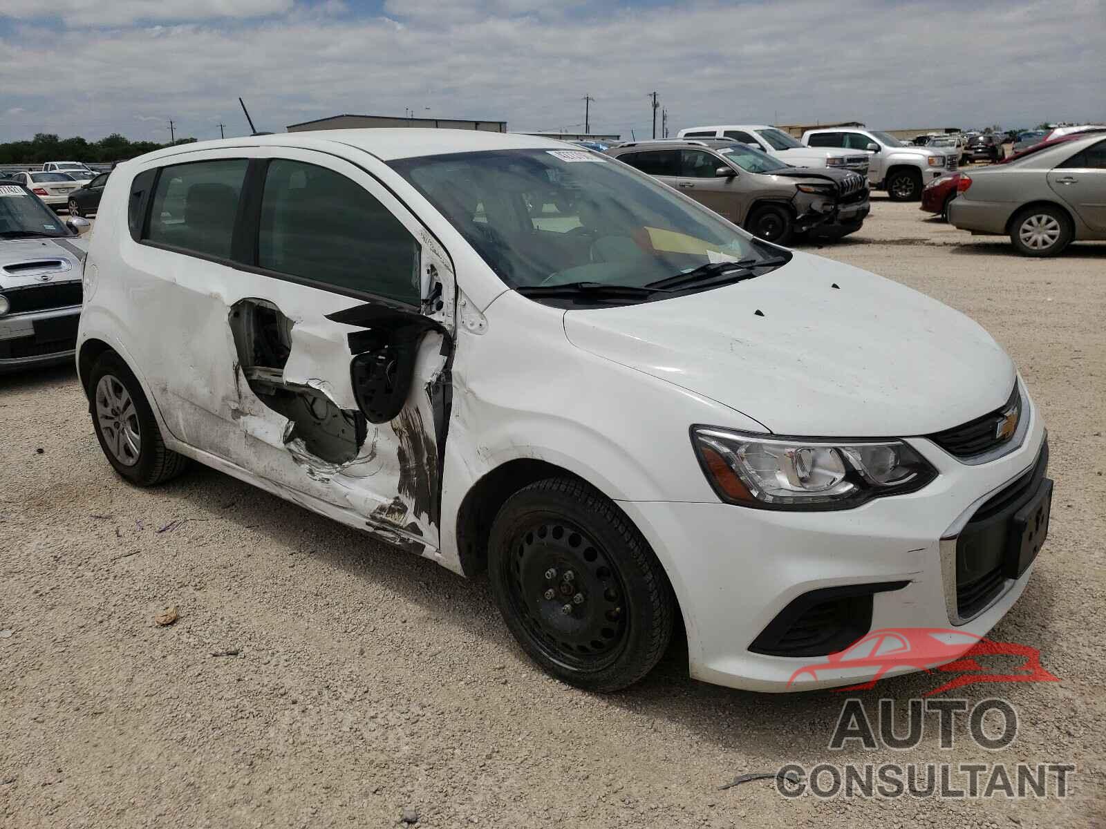 CHEVROLET SONIC 2017 - 1G1JG6SH6H4172326