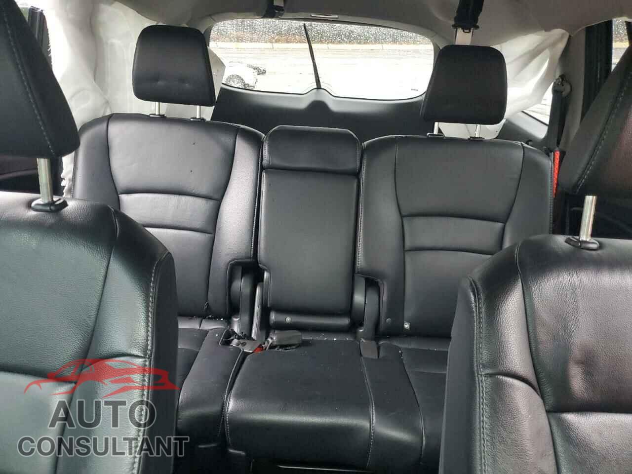 HONDA PILOT 2017 - 5FNYF5H59HB033414