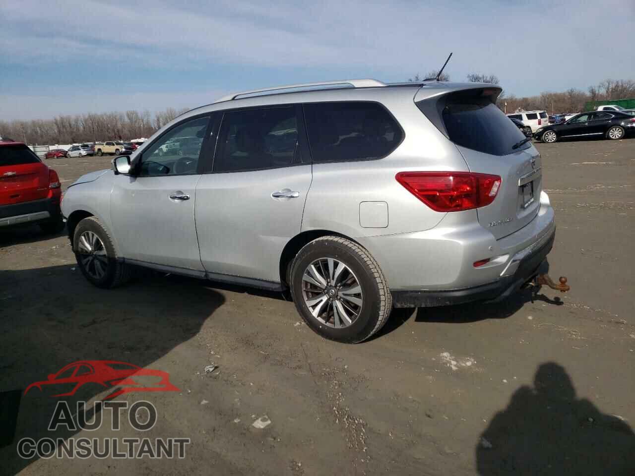 NISSAN PATHFINDER 2017 - 5N1DR2MM6HC694585