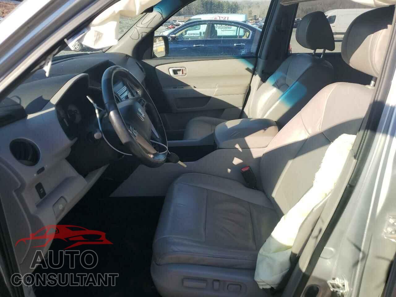 HONDA PILOT 2011 - 5FNYF4H52BB070418