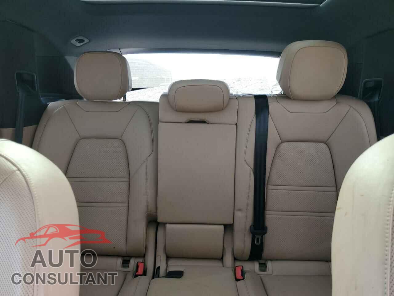 PORSCHE CAYENNE 2019 - WP1AA2AY0KDA15254