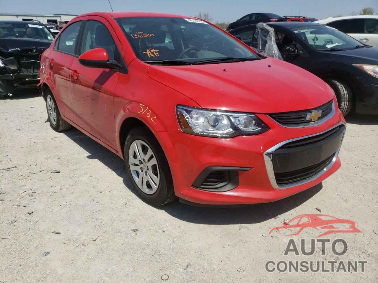 CHEVROLET SONIC 2018 - 1G1JB5SH9J4136080