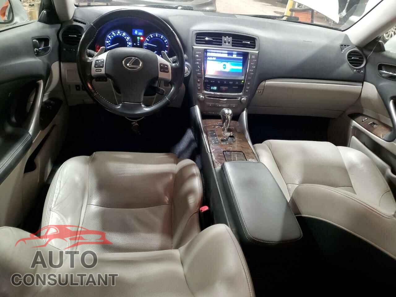 LEXUS IS 2013 - JTHCF5C26D5061947