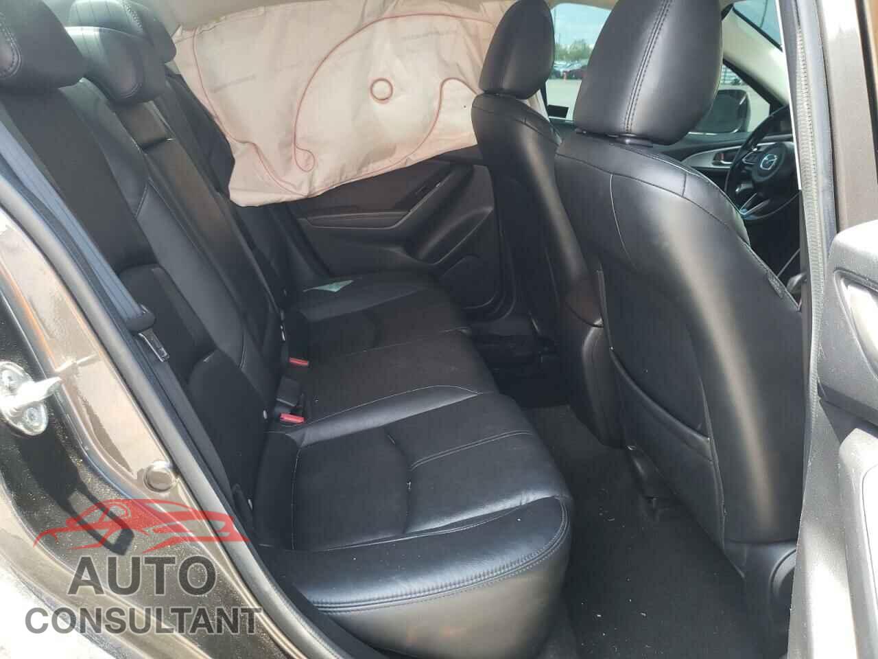 MAZDA 3 2017 - 3MZBN1V75HM110652