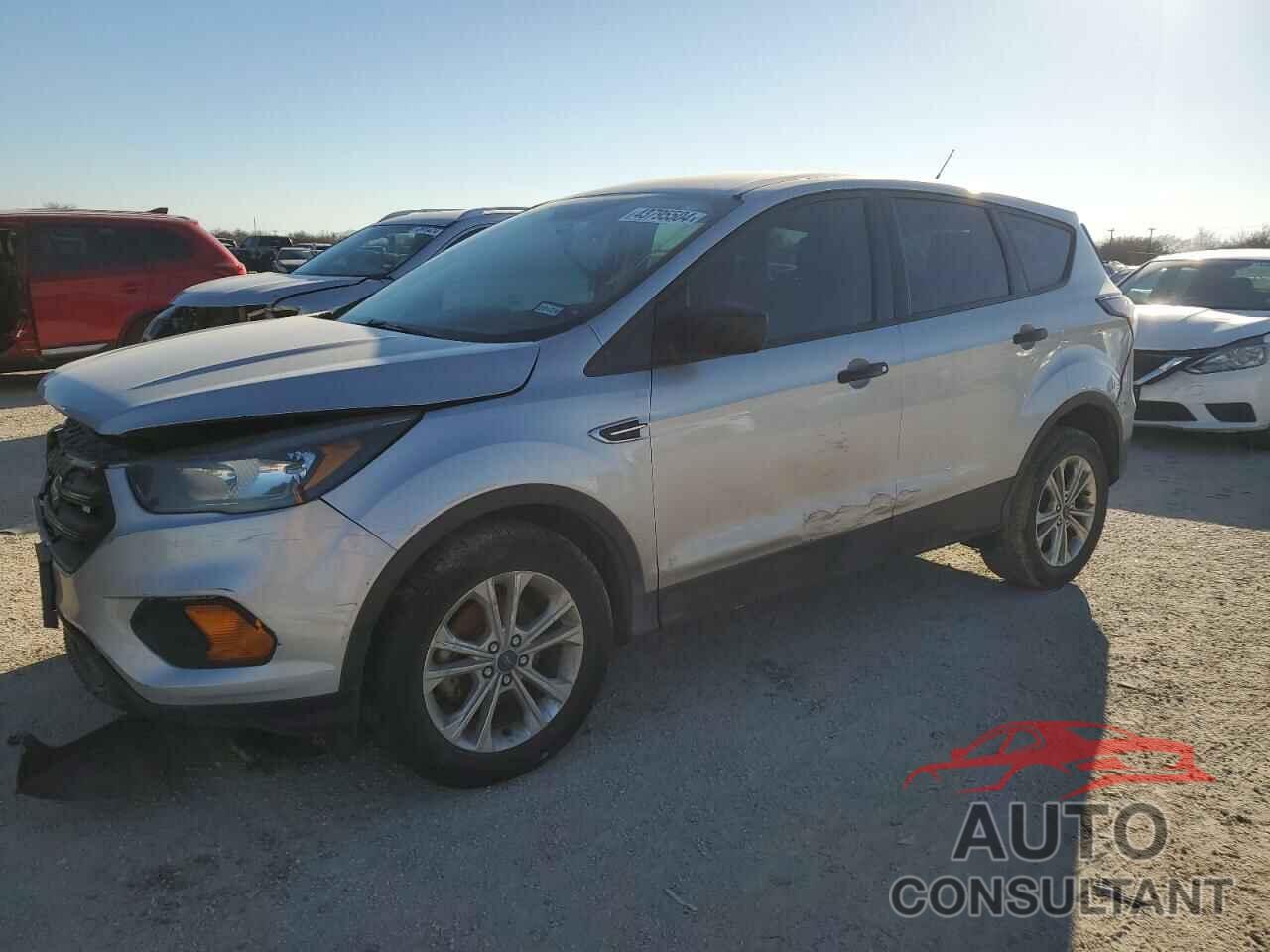 FORD ESCAPE 2018 - 1FMCU0F72JUA30371