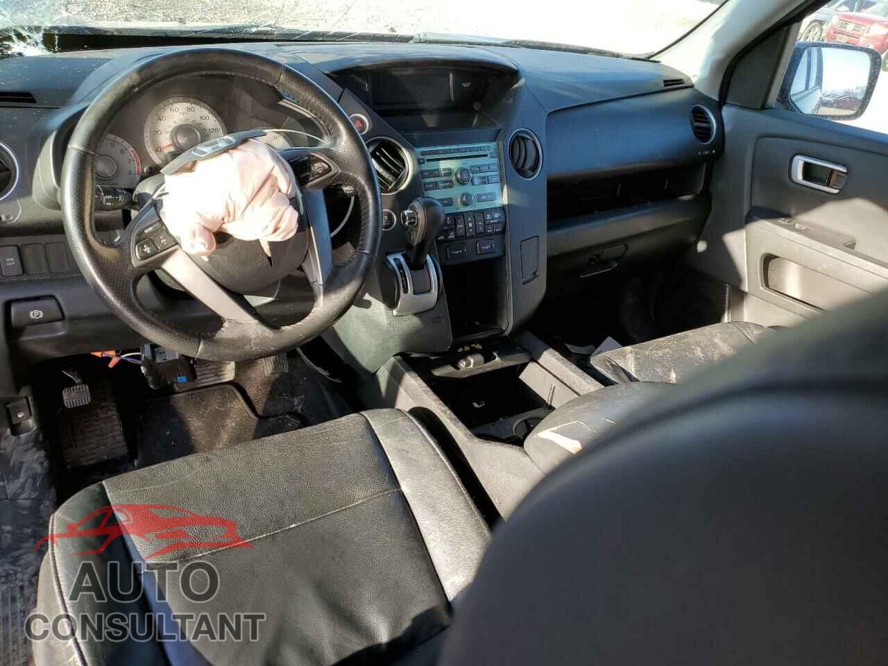 HONDA PILOT 2011 - 5FNYF4H56BB027863