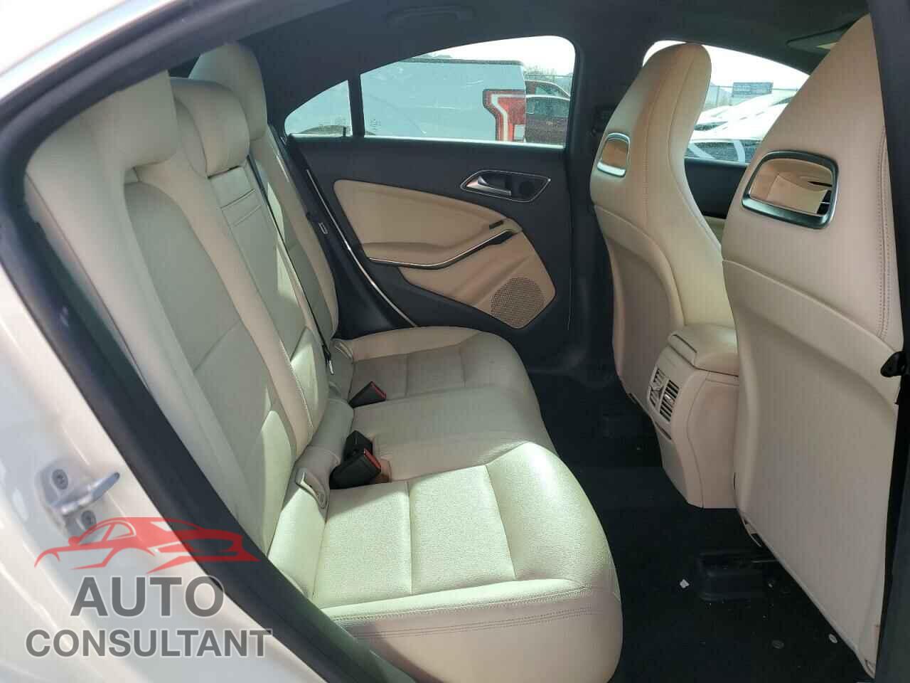 MERCEDES-BENZ CLA-CLASS 2015 - WDDSJ4EB2FN242586