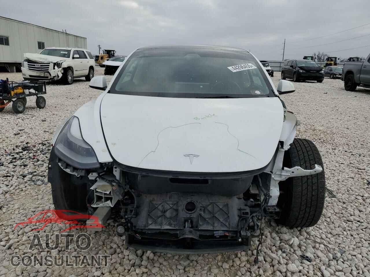 TESLA MODEL 3 2021 - 5YJ3E1EA5MF100740