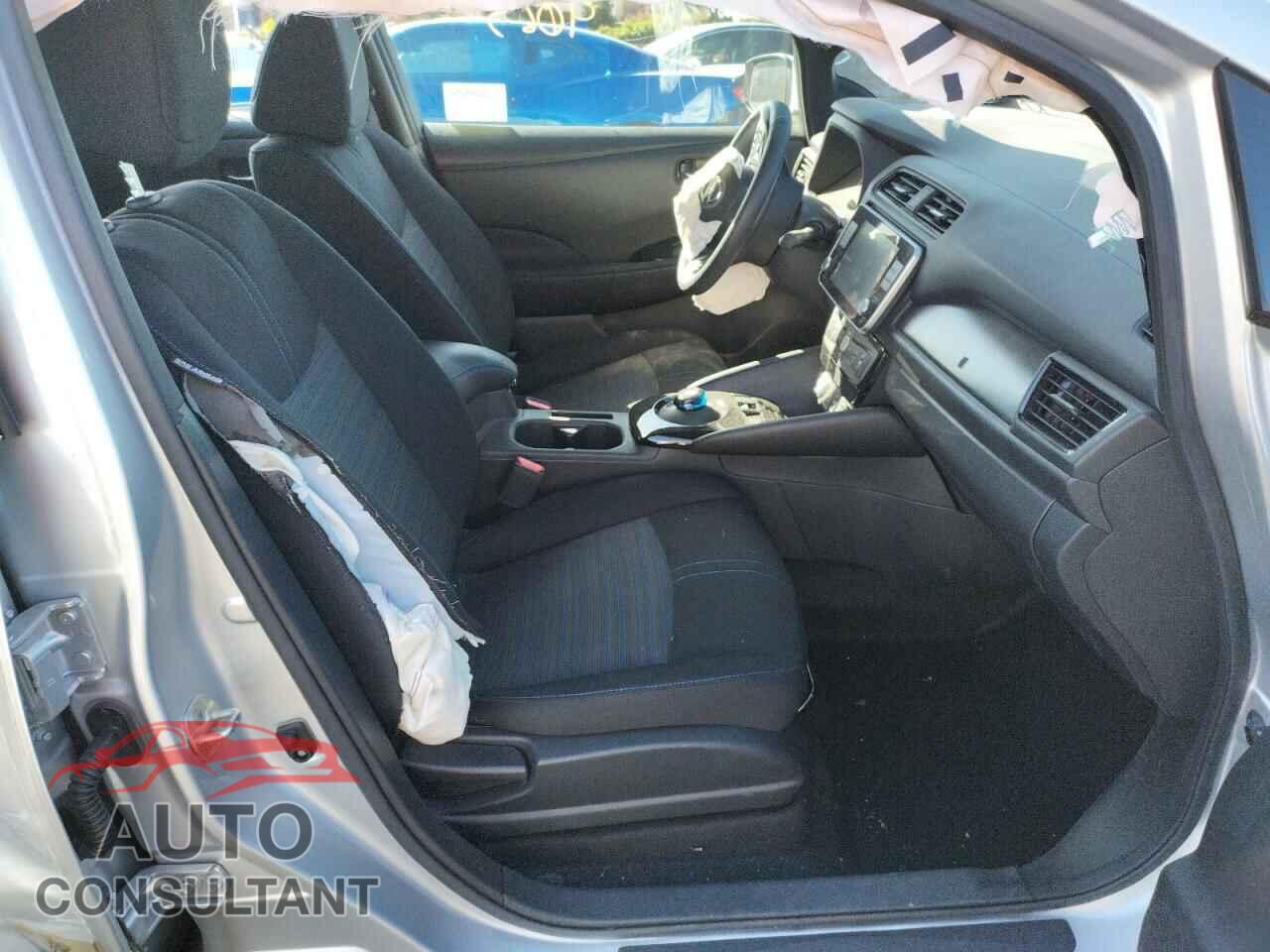 NISSAN LEAF 2022 - 1N4AZ1CV2NC551811