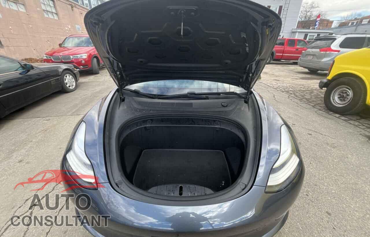 TESLA MODEL 3 2018 - 5YJ3E1EB5JF128526
