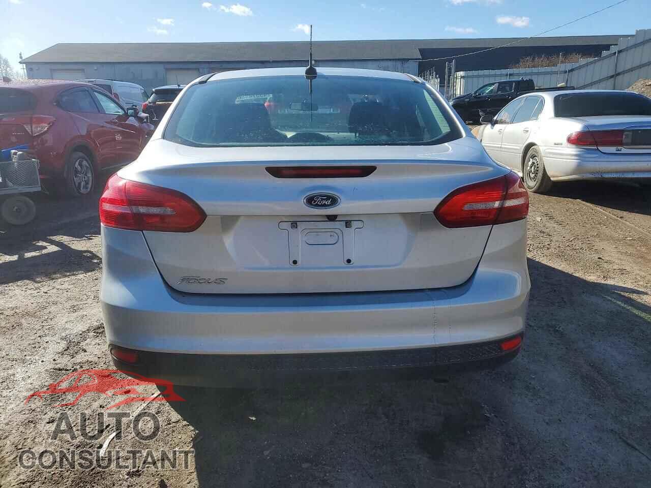 FORD FOCUS 2018 - 1FADP3E24JL302180
