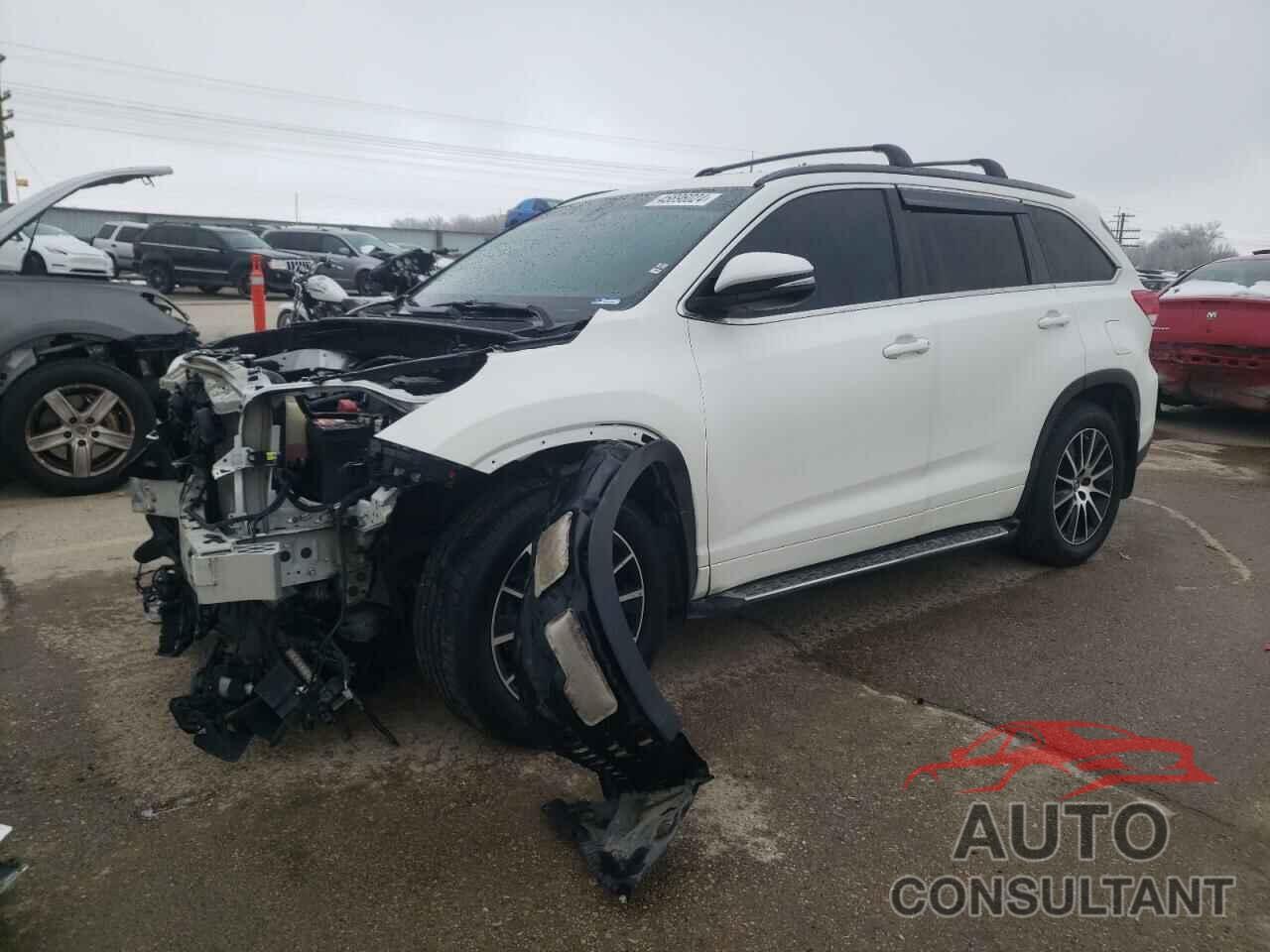 TOYOTA HIGHLANDER 2018 - 5TDJZRFH0JS538319