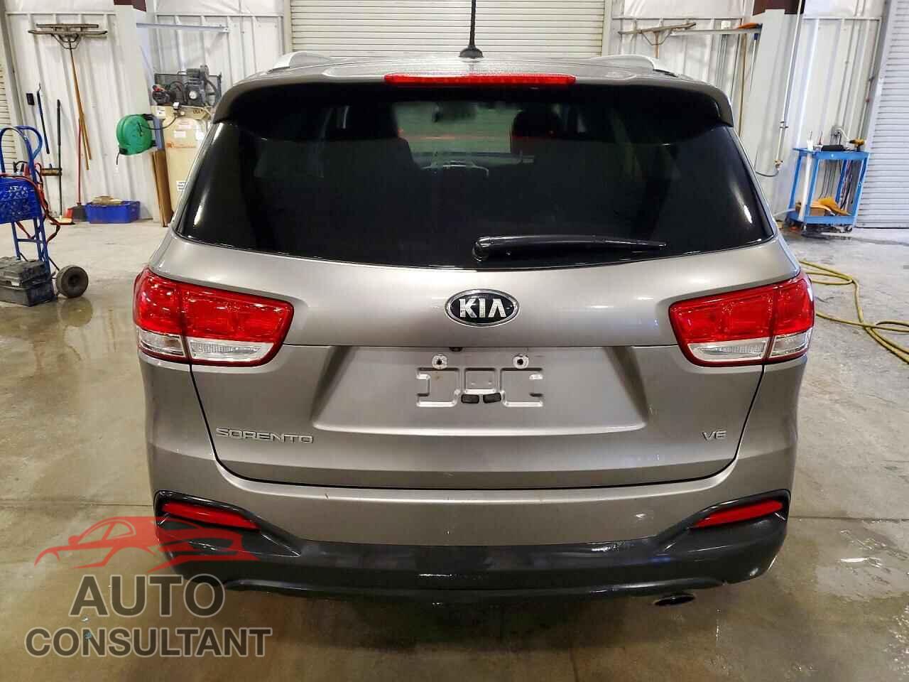KIA SORENTO 2017 - 5XYPGDA59HG328065