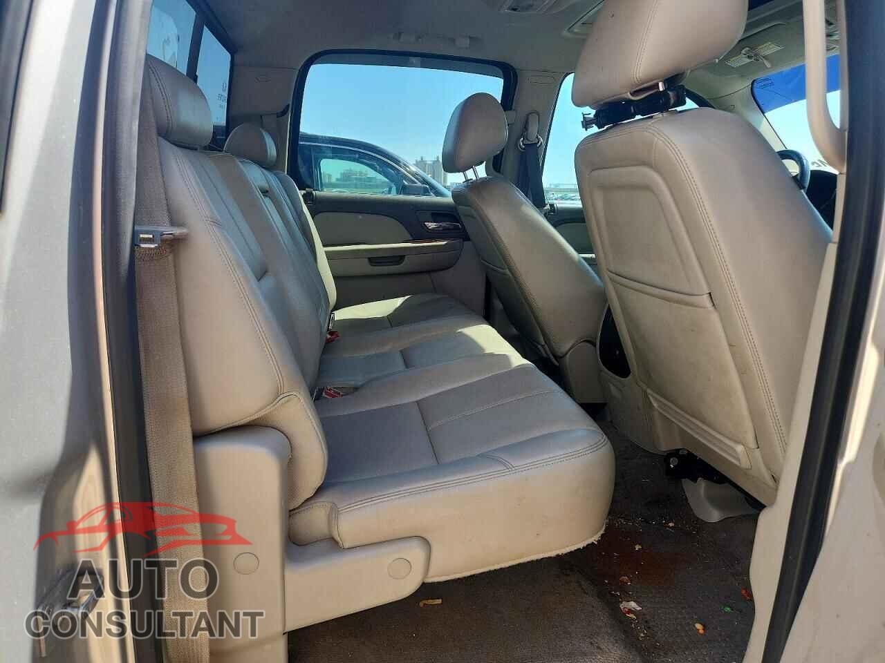 CHEVROLET SILVERADO 2013 - 3GCPCTE04DG290289