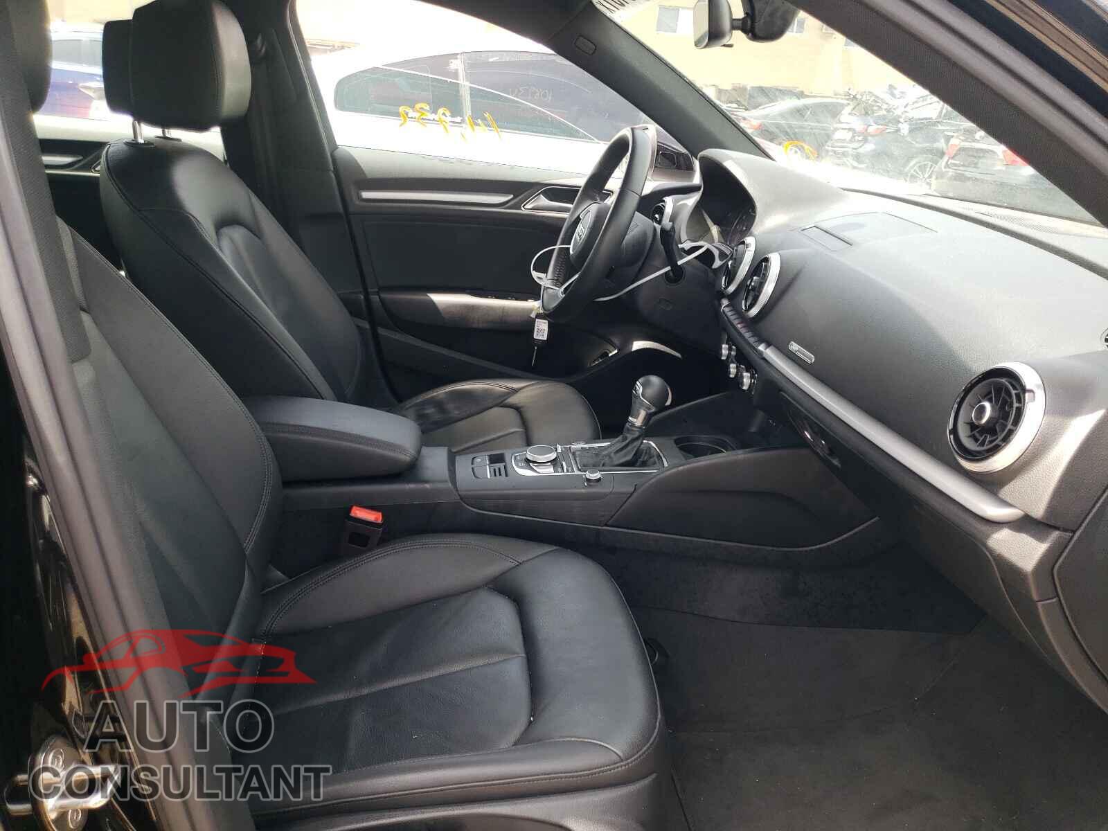 AUDI A3 2019 - WAUAUGFF8K1011044