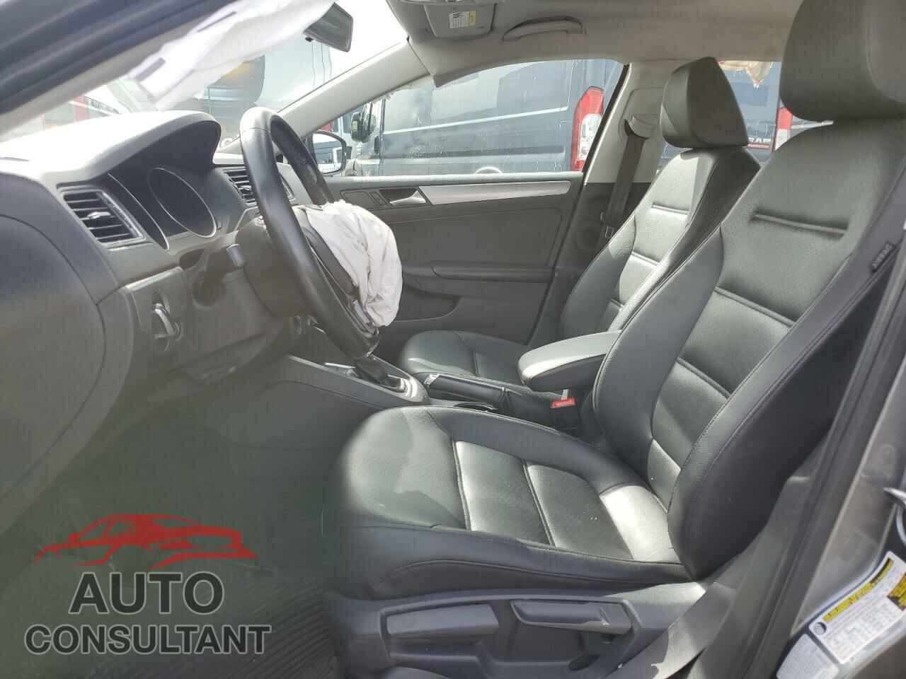 VOLKSWAGEN JETTA 2017 - 3VWDB7AJ8HM202604