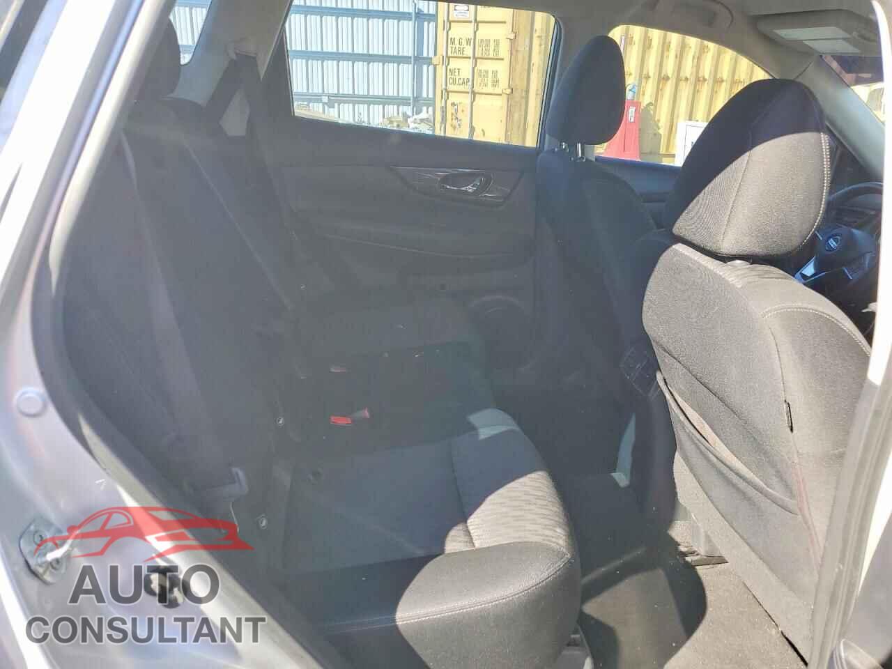 NISSAN ROGUE 2018 - KNMAT2MT3JP521055