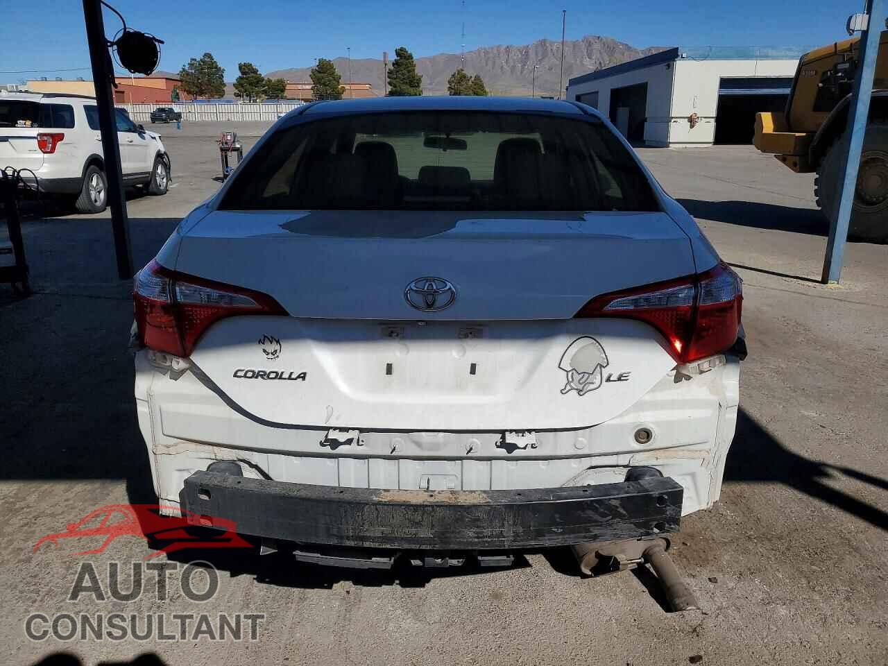 TOYOTA COROLLA 2015 - 5YFBURHE4FP238143