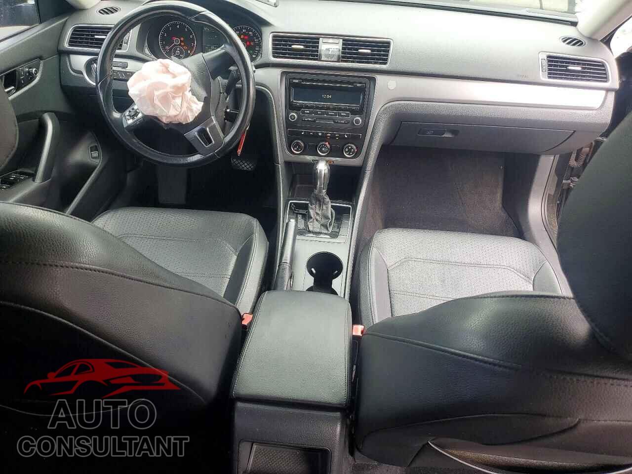 VOLKSWAGEN PASSAT 2014 - 1VWAS7A30EC120089