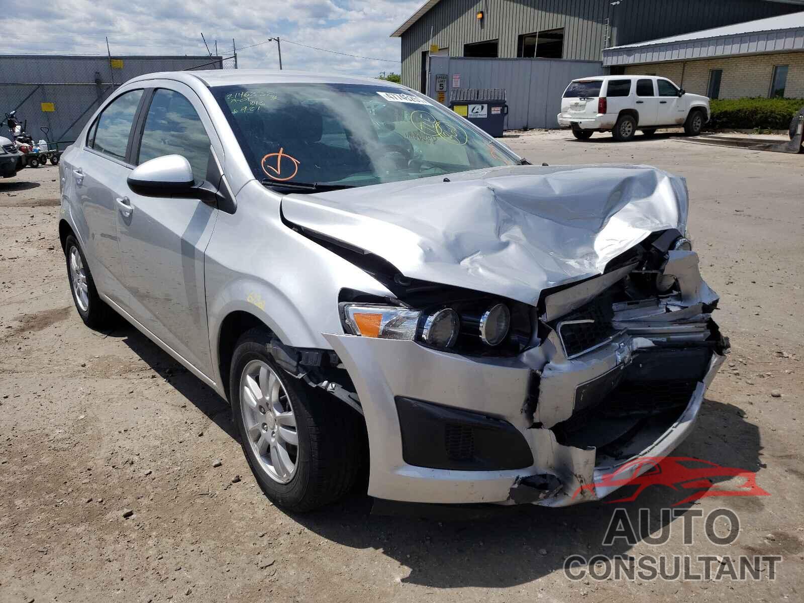 CHEVROLET SONIC 2016 - 1G1JC5SG5G4145078
