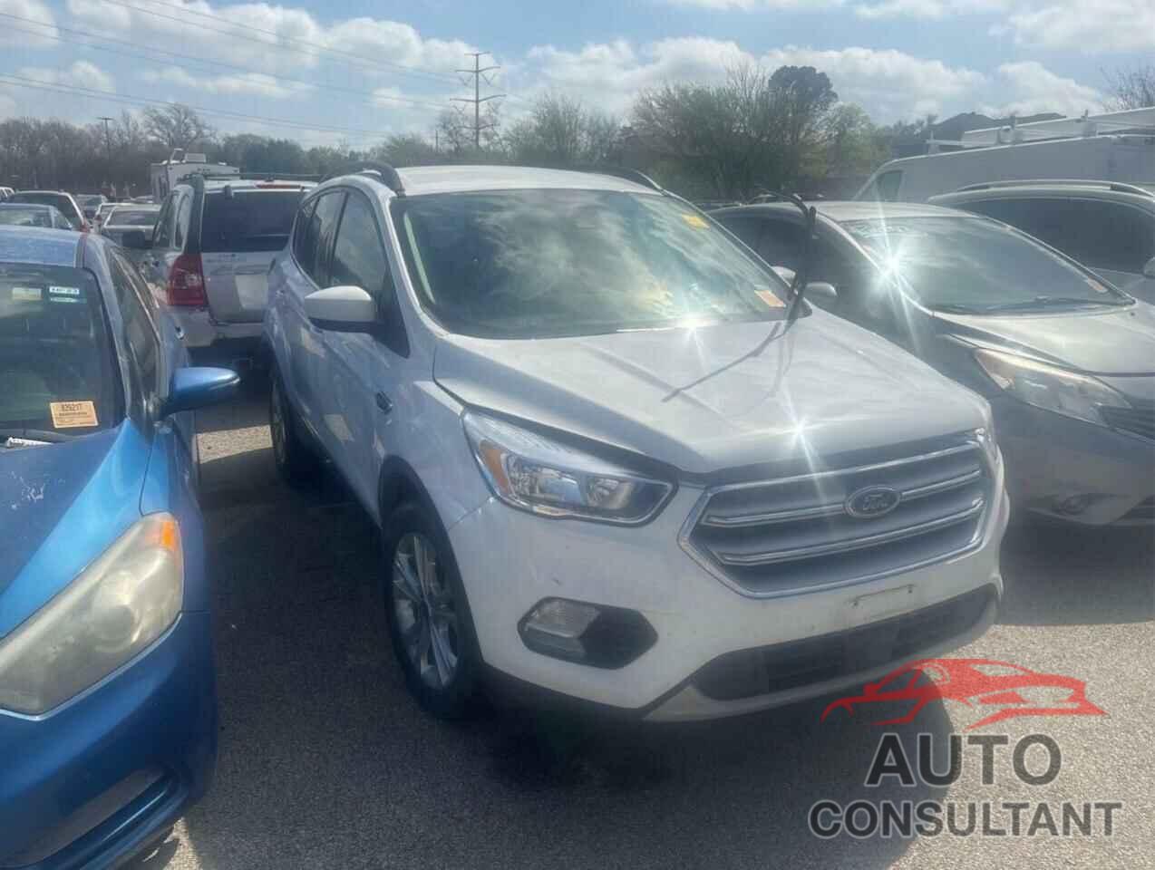 FORD ESCAPE 2018 - 1FMCU0GD0JUD07619