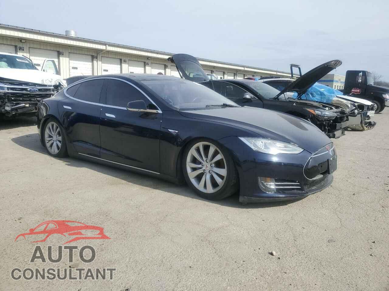 TESLA MODEL S 2014 - 5YJSA1S15EFP33123