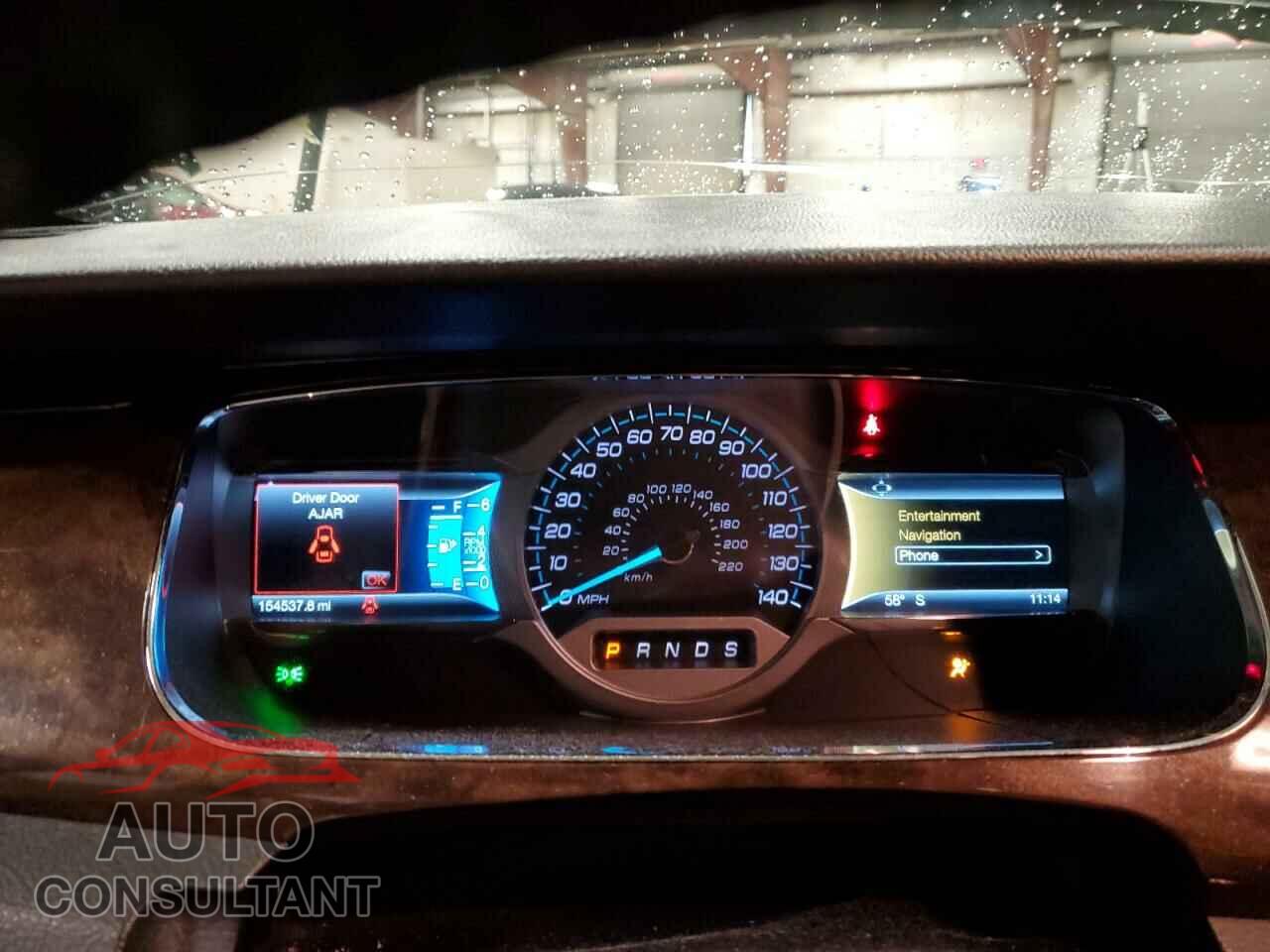 FORD TAURUS 2018 - 1FAHP2J82JG132979