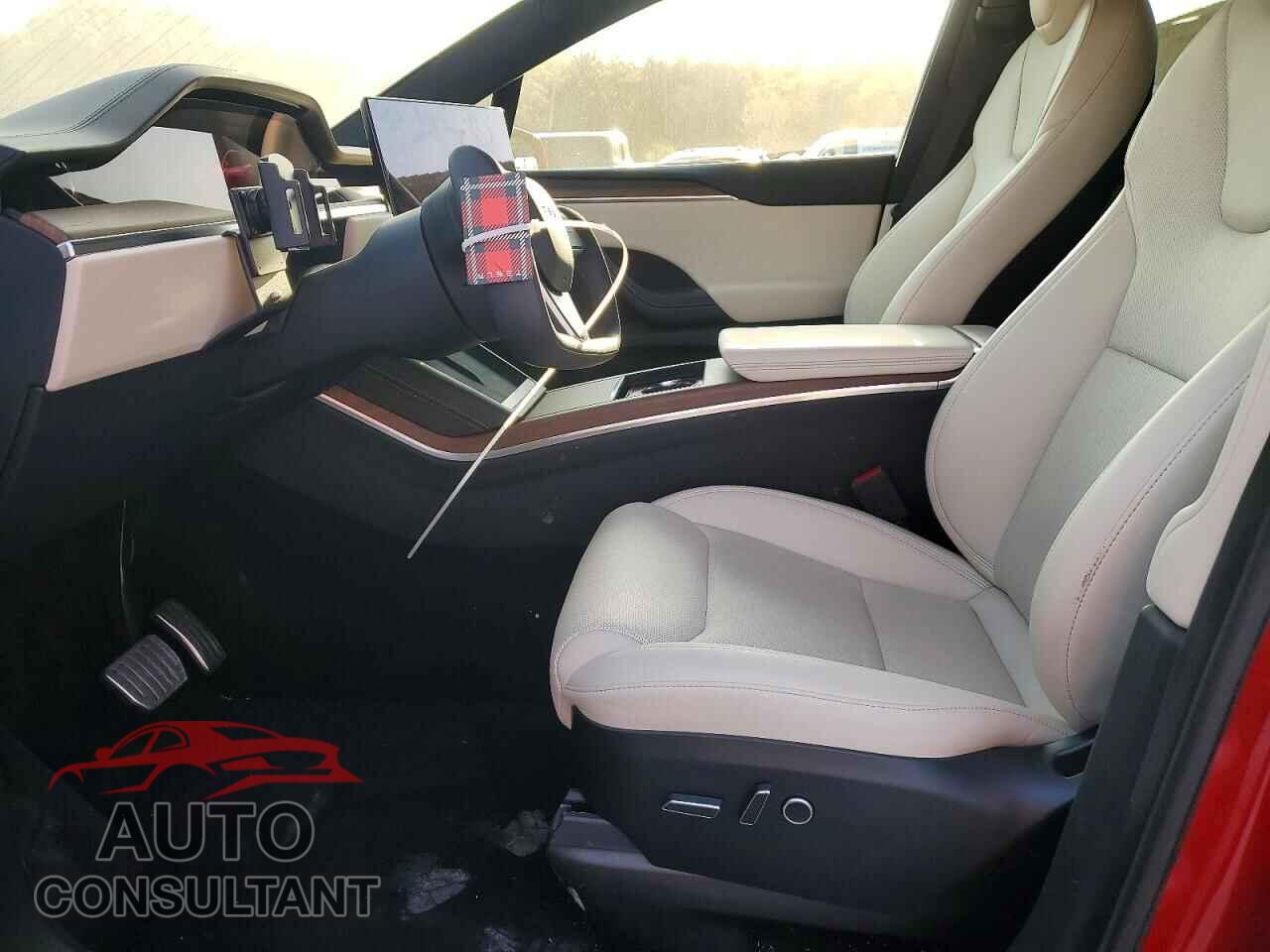 TESLA MODEL X 2023 - 7SAXCDE5XPF425421
