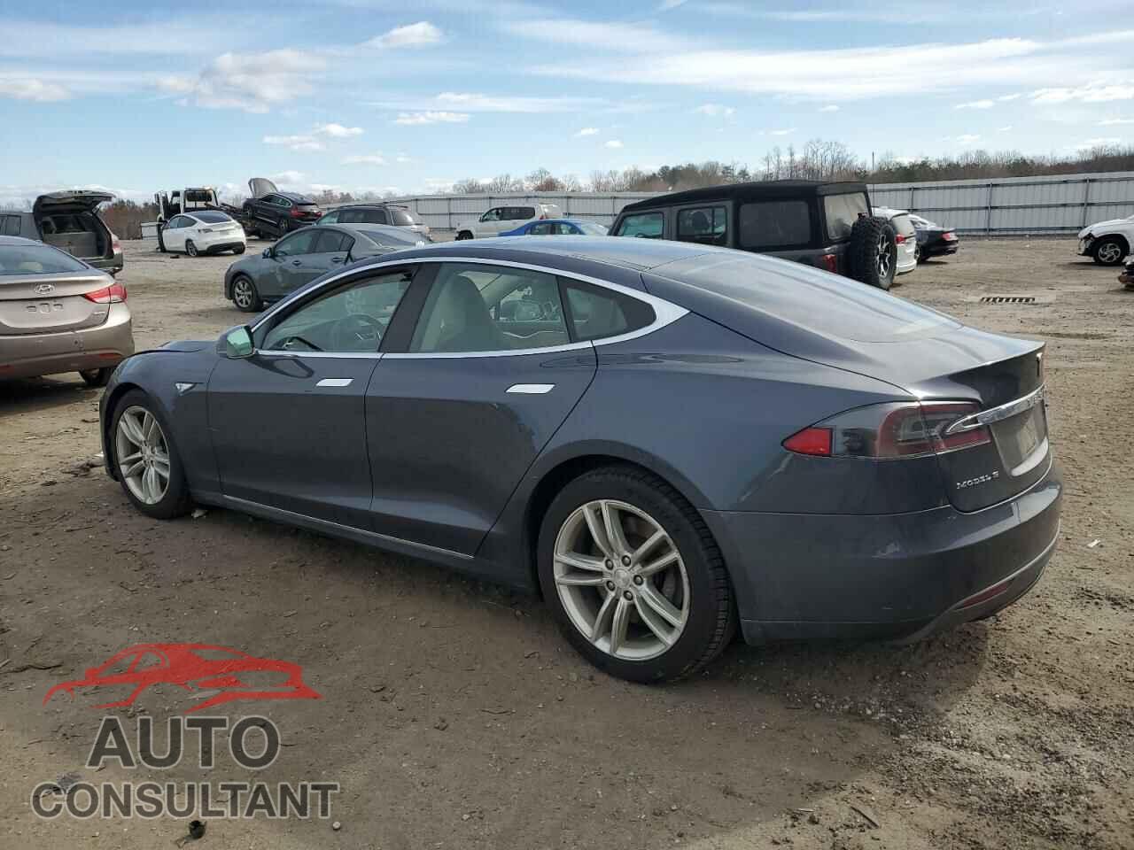 TESLA MODEL S 2016 - 5YJSA1E14GF124569