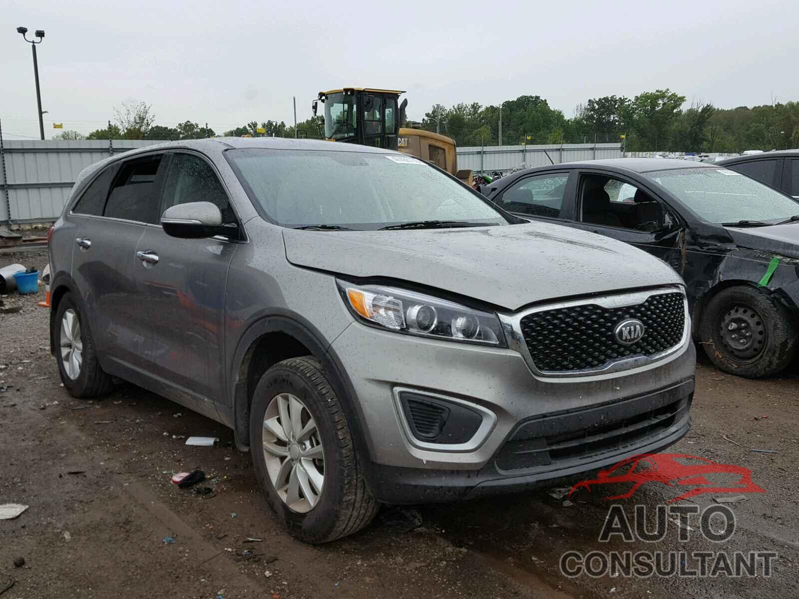 KIA SORENTO LX 2018 - 5XYPG4A35JG424571