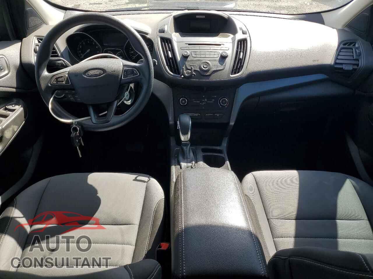 FORD ESCAPE 2017 - 1FMCU0F72HUC00903