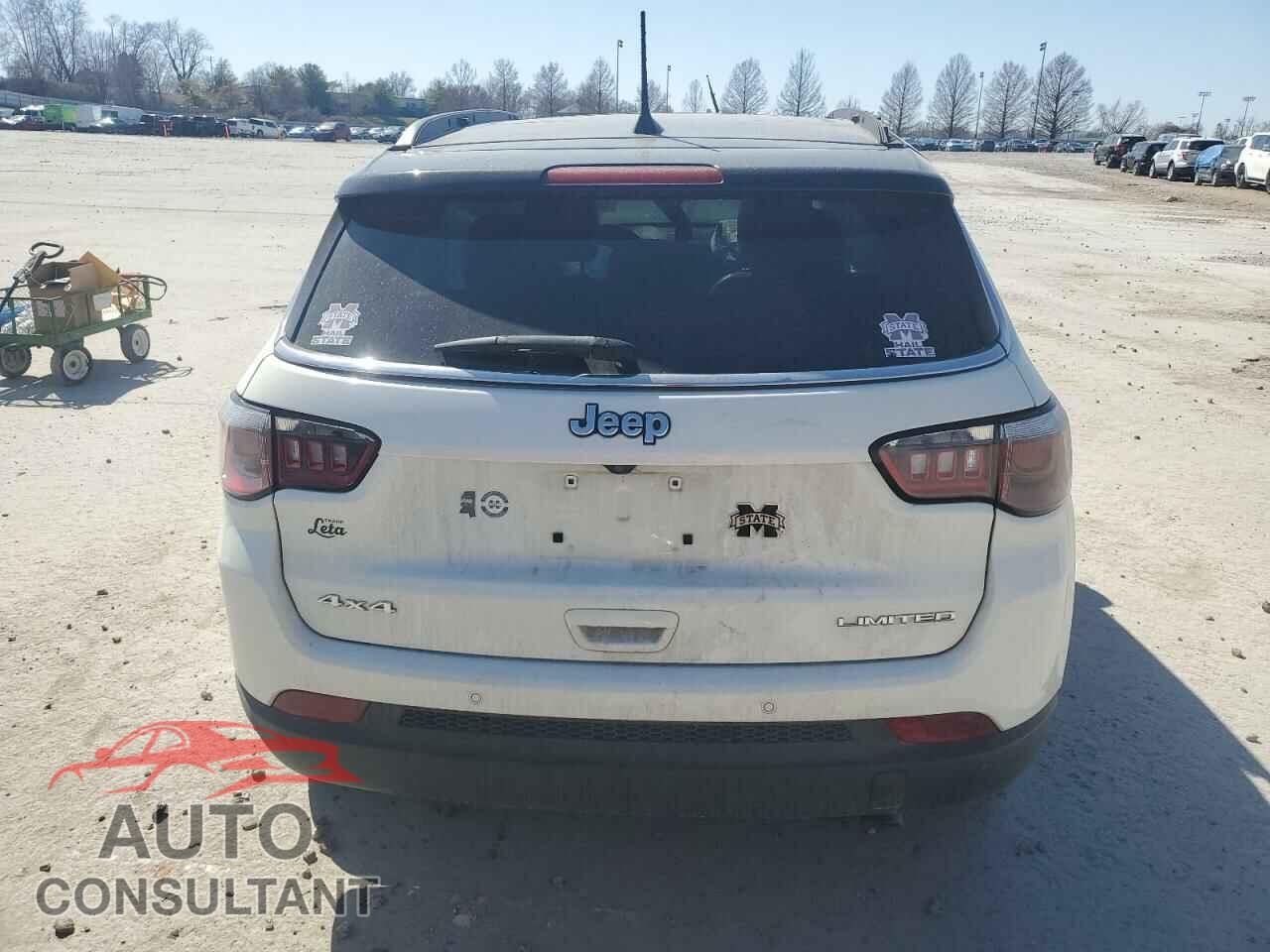 JEEP COMPASS 2018 - 3C4NJDCB4JT245931