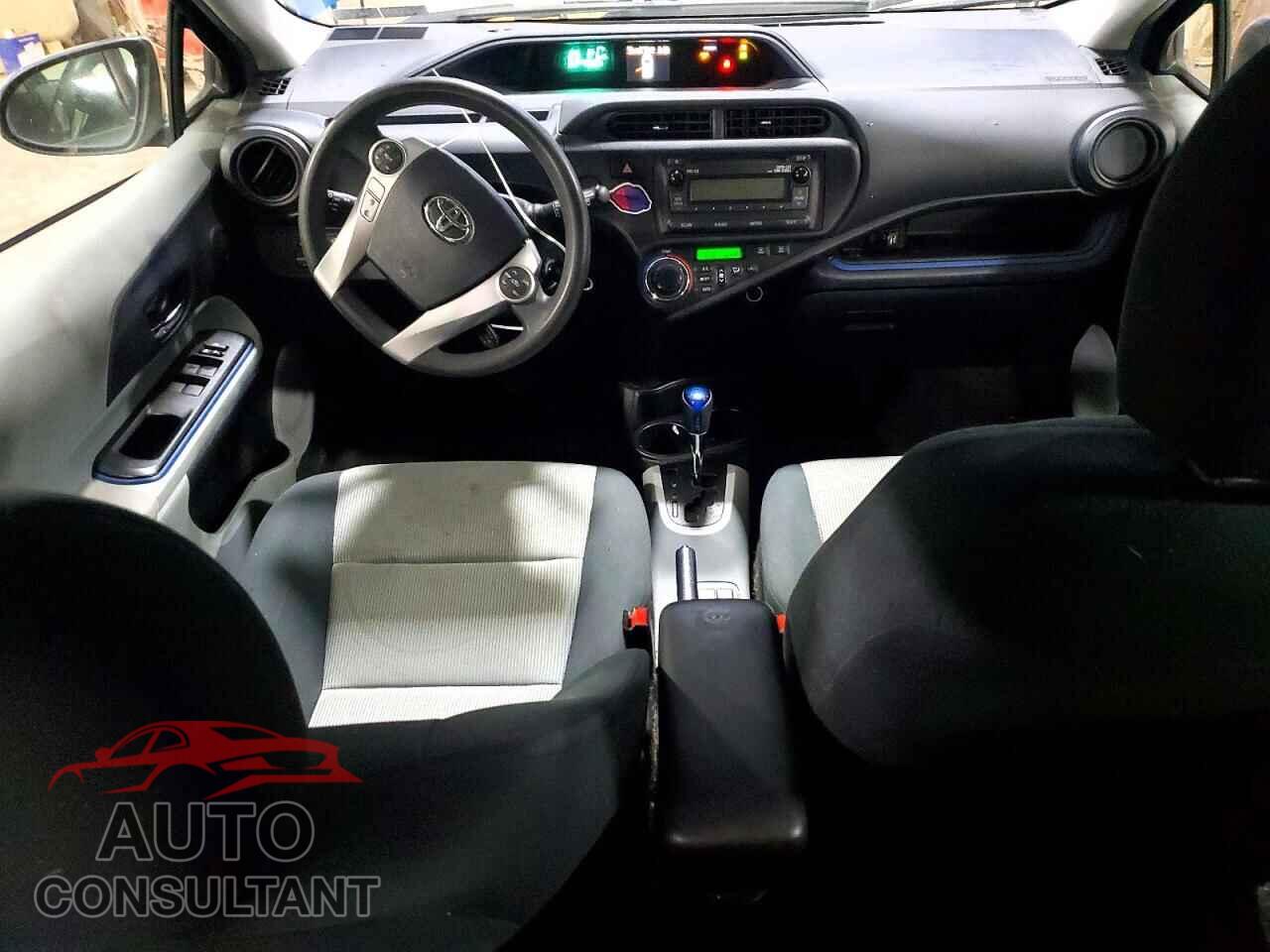 TOYOTA PRIUS 2013 - JTDKDTB39D1537584
