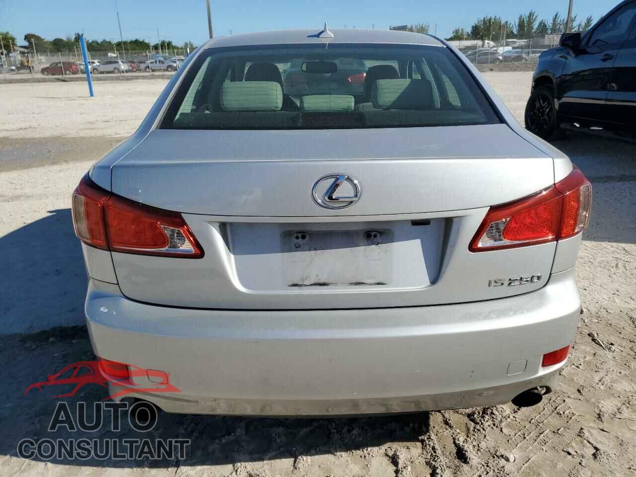 LEXUS IS 2011 - JTHBF5C20B5135808