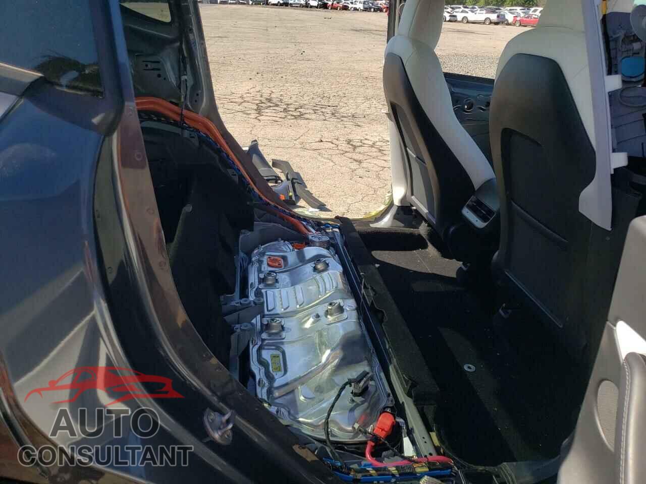 TESLA MODEL Y 2020 - 5YJYGDEEXLF037444