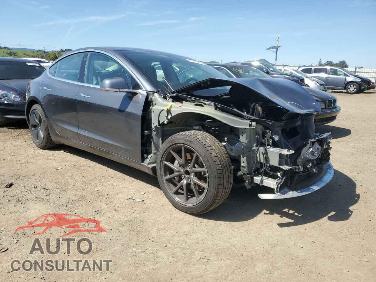 TESLA MODEL 3 2018 - 5YJ3E1EA1JF025711