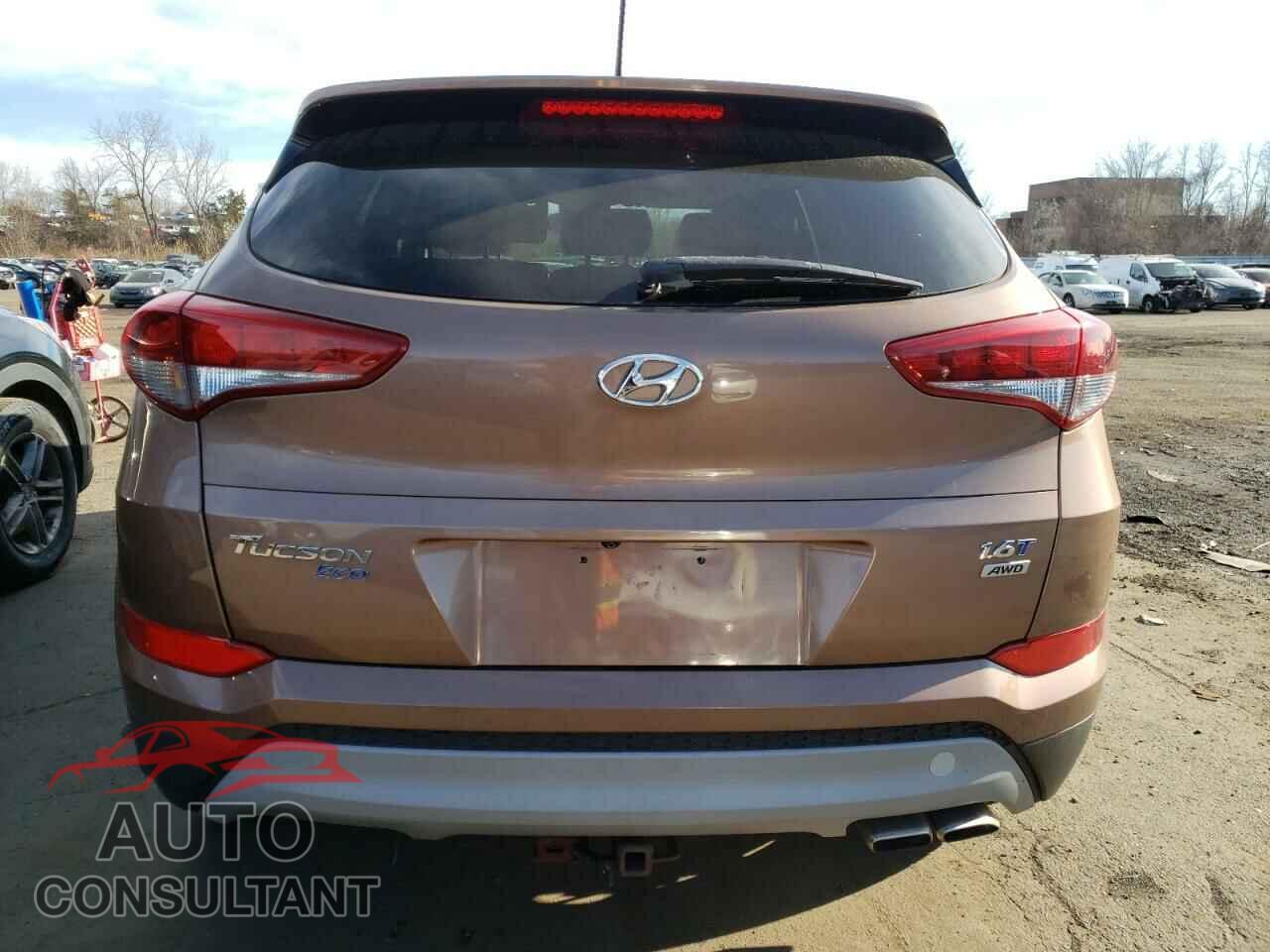 HYUNDAI TUCSON 2017 - KM8J3CA28HU303752