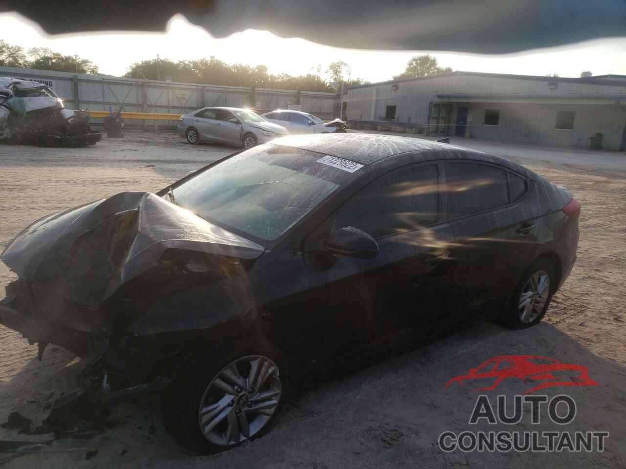 HYUNDAI ELANTRA 2019 - KMHD84LF0KU779411