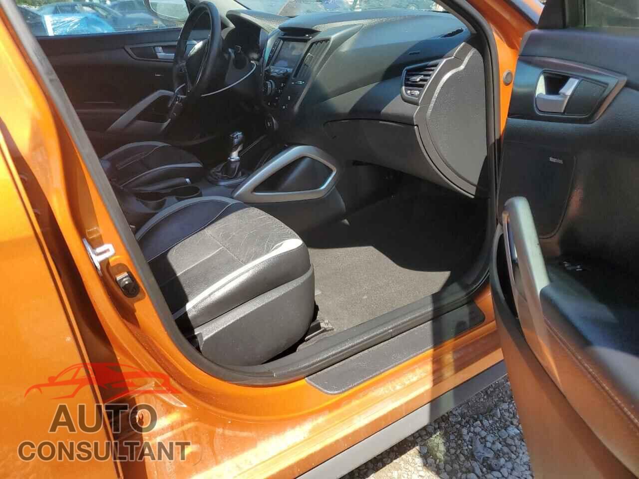 HYUNDAI VELOSTER 2013 - KMHTC6AE5DU166493