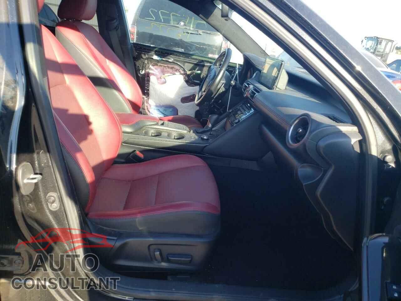 LEXUS IS 2021 - JTHCA1D23M5115436