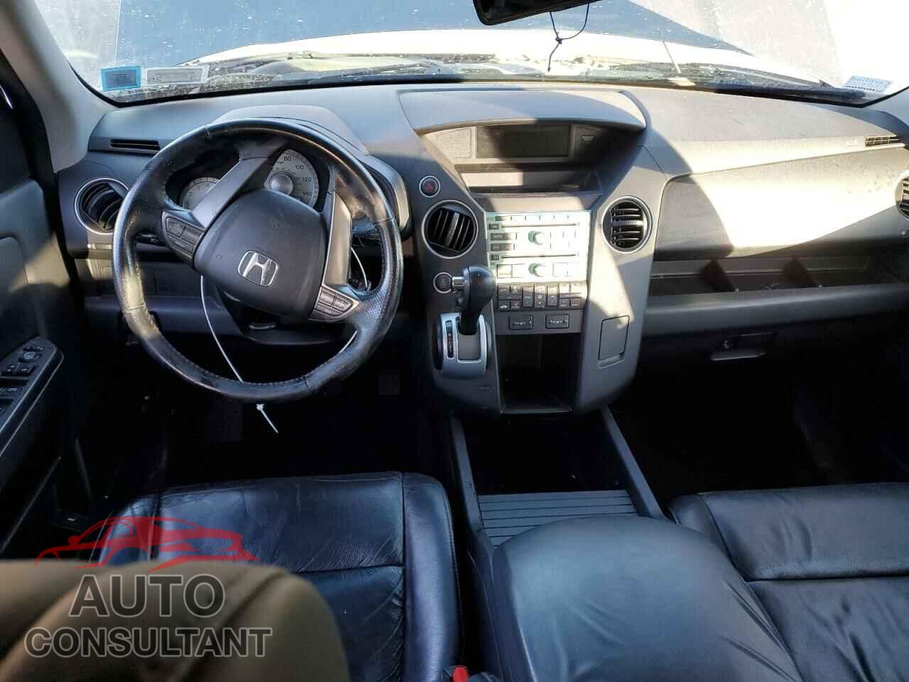 HONDA PILOT 2010 - 5FNYF4H64AB032101