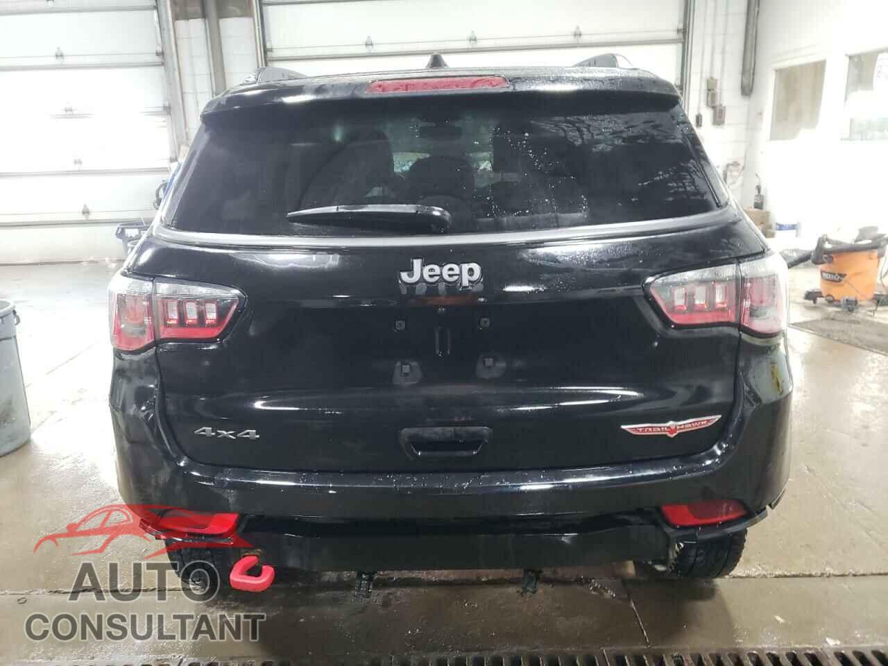 JEEP COMPASS 2018 - 3C4NJDDB4JT343114