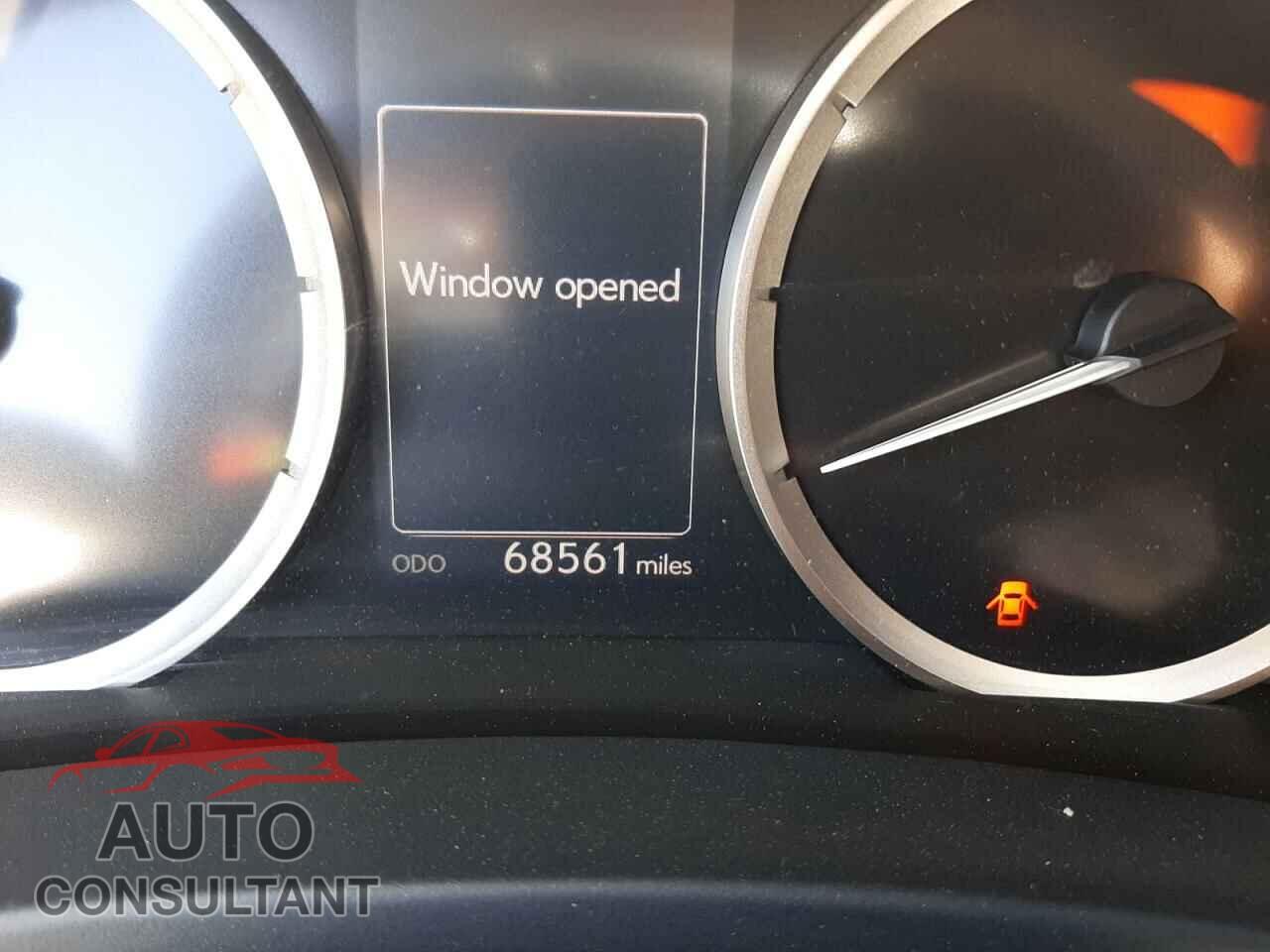 LEXUS IS 2016 - JTHBA1D24G5026023