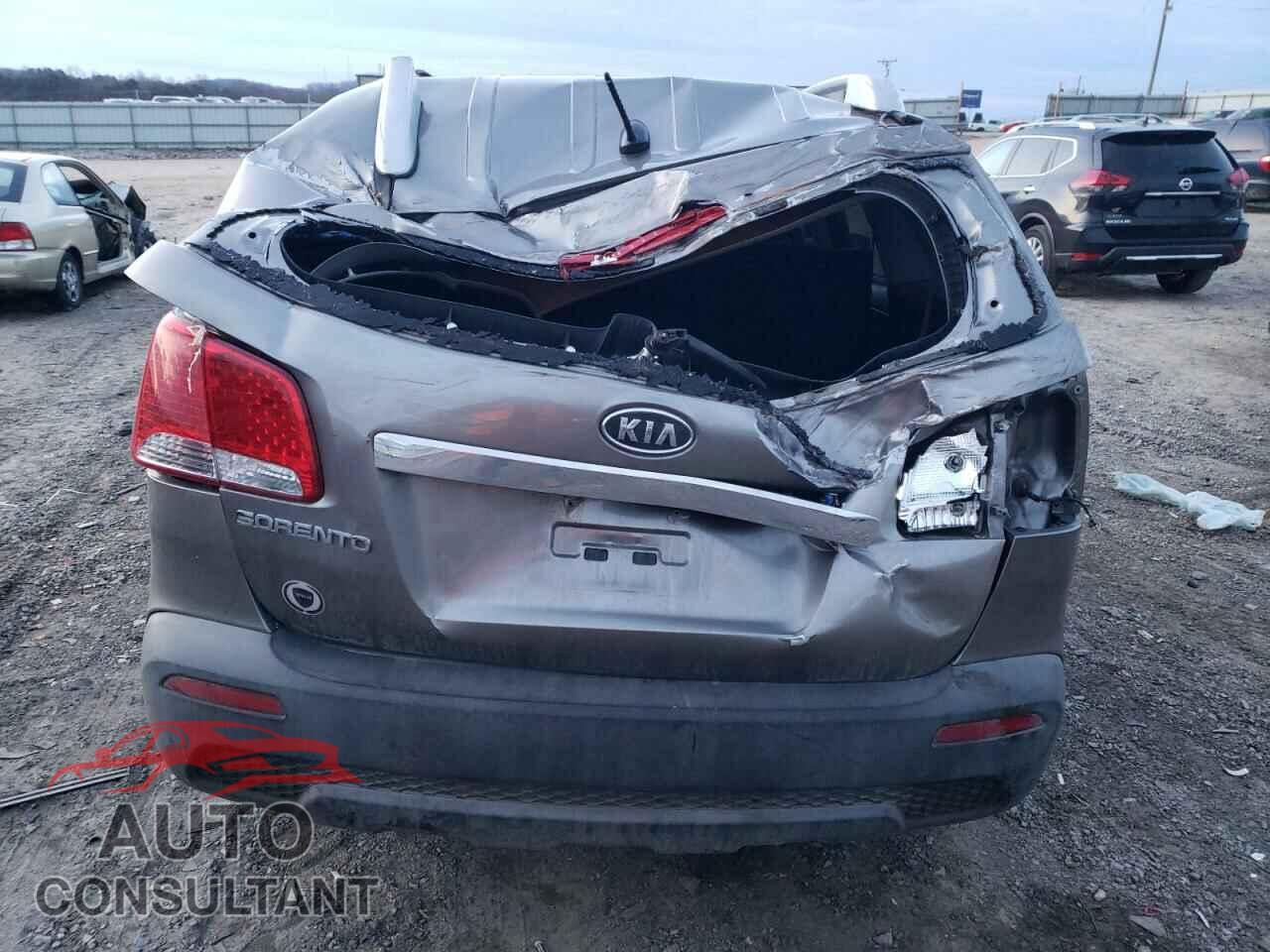 KIA SORENTO 2013 - 5XYKTDA24DG368043