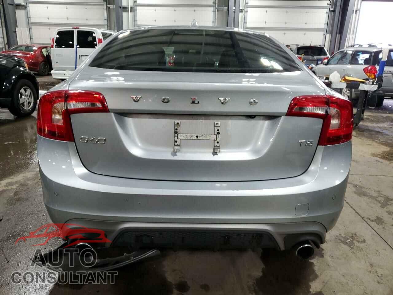 VOLVO S60 2018 - YV126MFL8J2452360