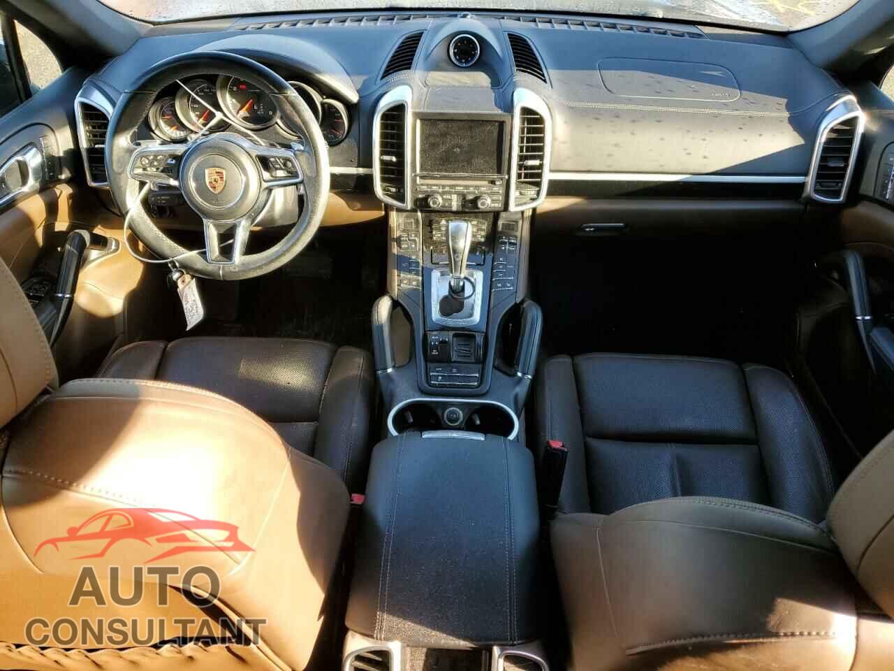 PORSCHE CAYENNE 2016 - WP1AA2A21GKA14886