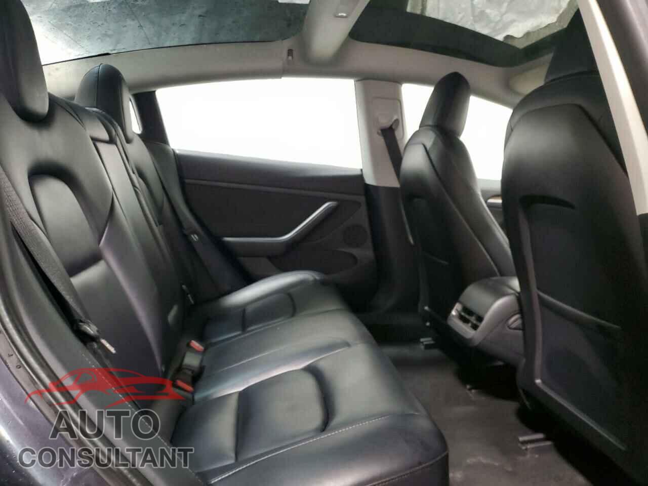 TESLA MODEL 3 2022 - 5YJ3E1EA8NF286601